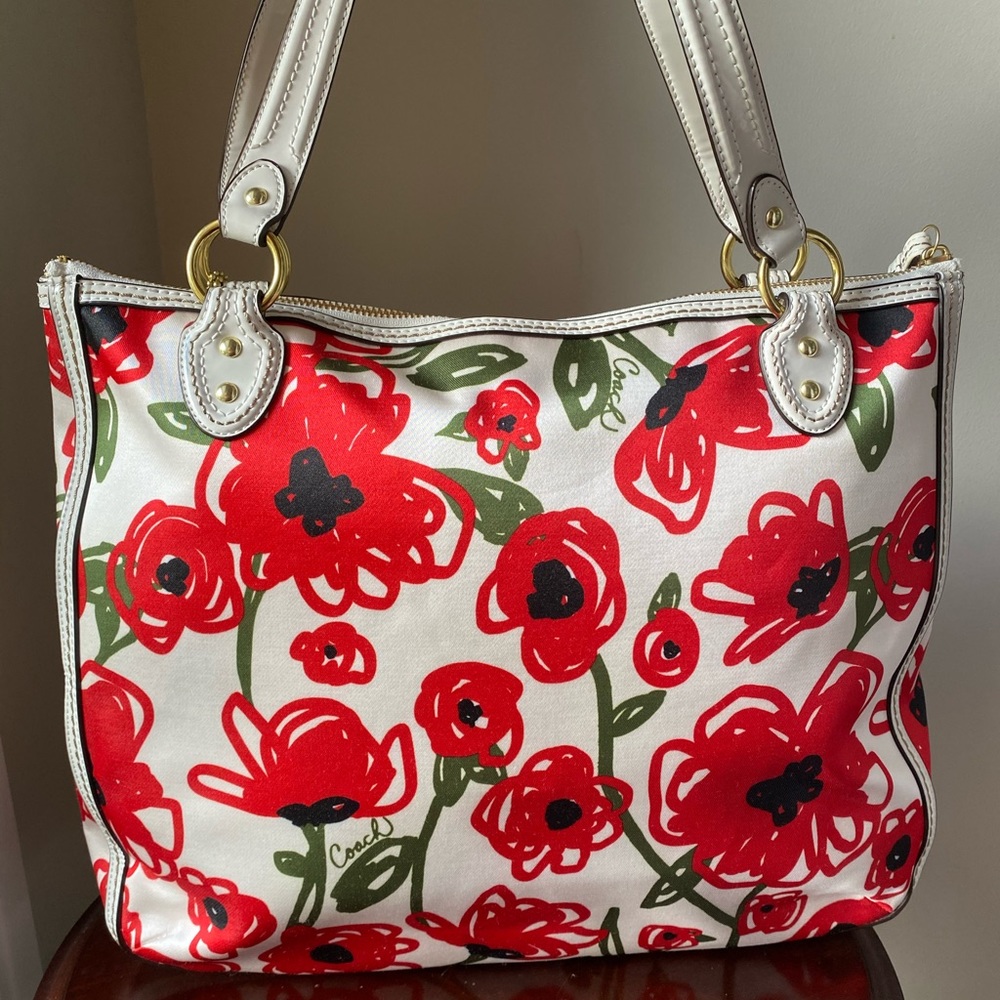 Limited edition Coach poppy bag!